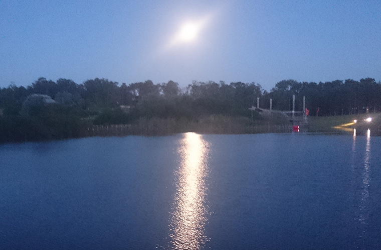 Reflejo de luz de luna