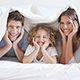 �Est� bien que los hijos compartan la cama con sus padres? �C�mo deber�a manejarse esta situaci�n?