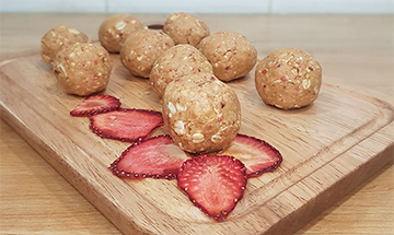 Bolitas de frutillas y man�