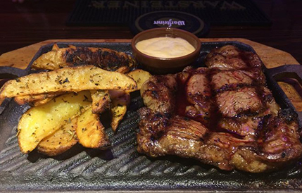 N��ez City Grill 